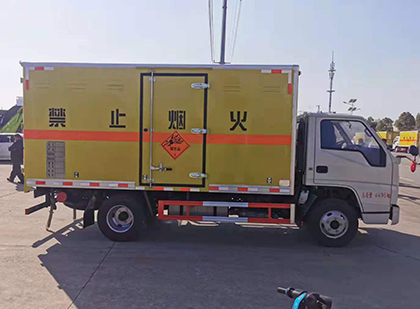 莒县爆破器材运输车技术升级与安全合规新趋势